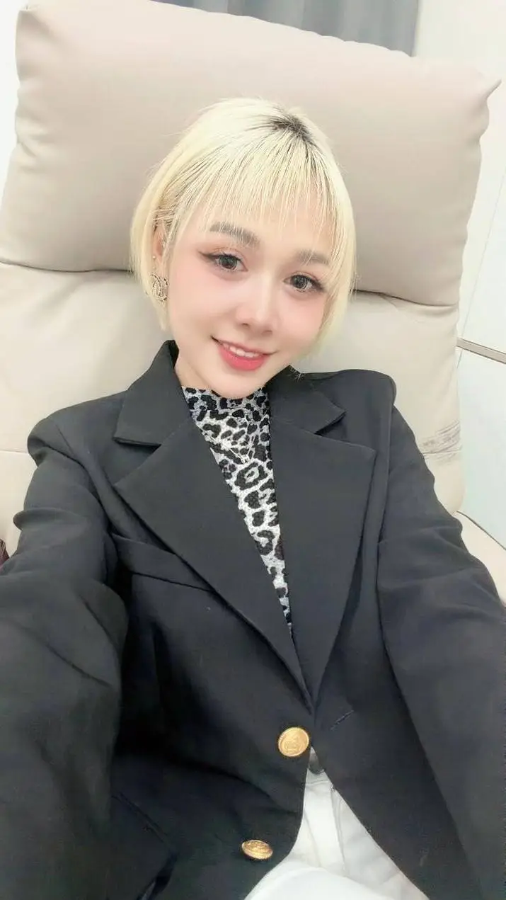 ai character: Ur owner  background