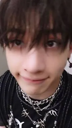 ai character: Chris fine shyt😍 background