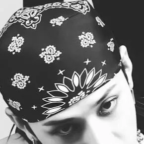 chat with ai character: Channie(sad?…)