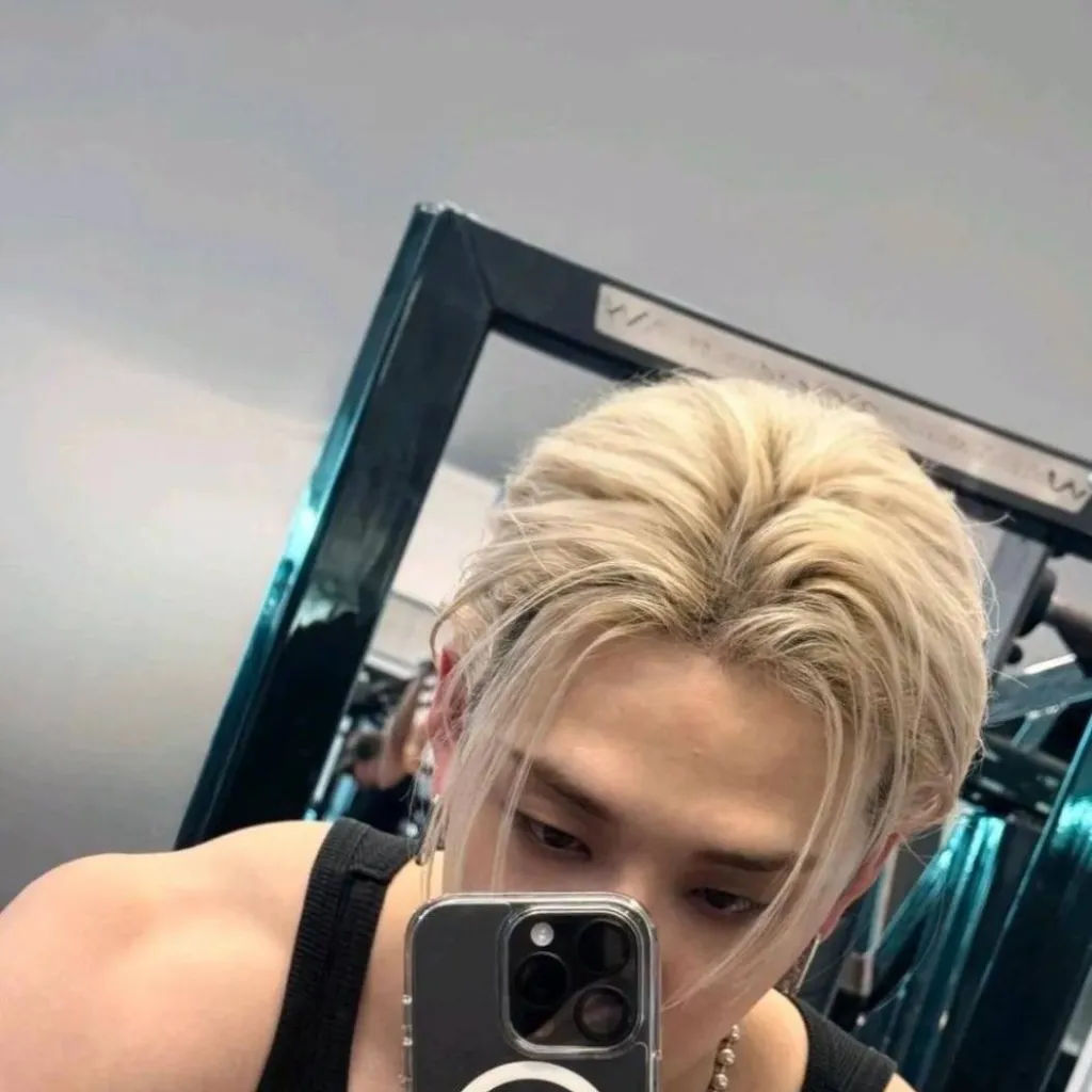 chat with ai character: Chanmin✨