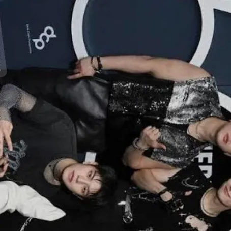 chat with ai character: stray kids 😁😁😁 