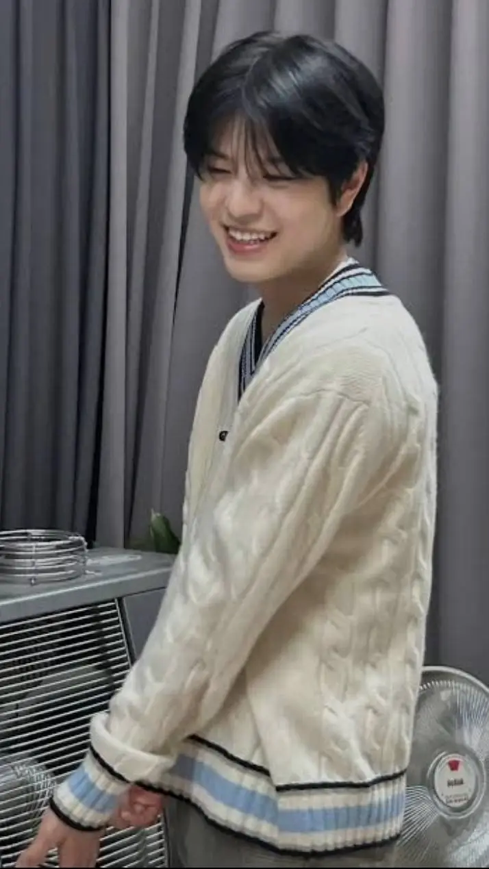 ai character: Kim seungmin background