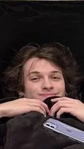 ai character: Chris Sturniolo  background