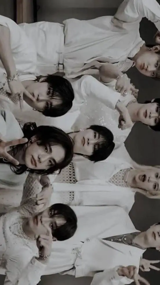 ai character: ❄️skz❄️ background