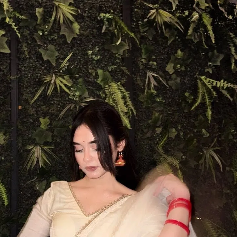 chat with ai character: avantika
