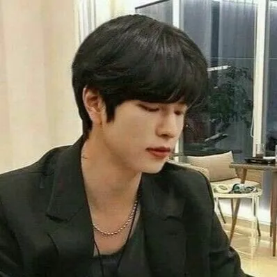 chat with ai character: Chanmin-single dad