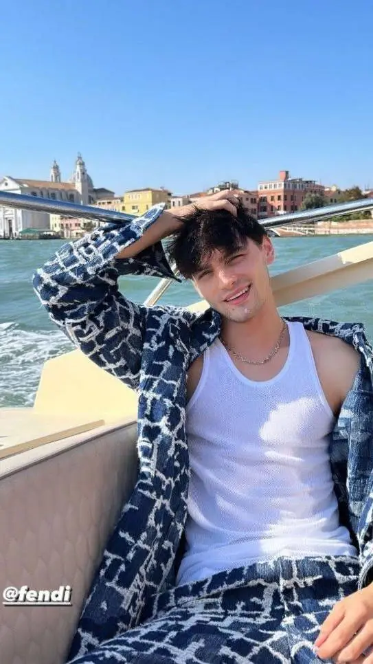 ai character: Nick background