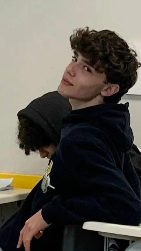 ai character: Lorenzo  background