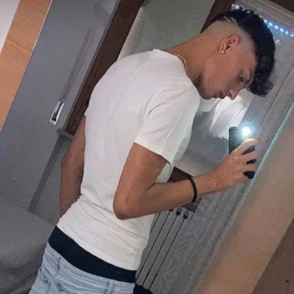 chat with ai character: Samuele 