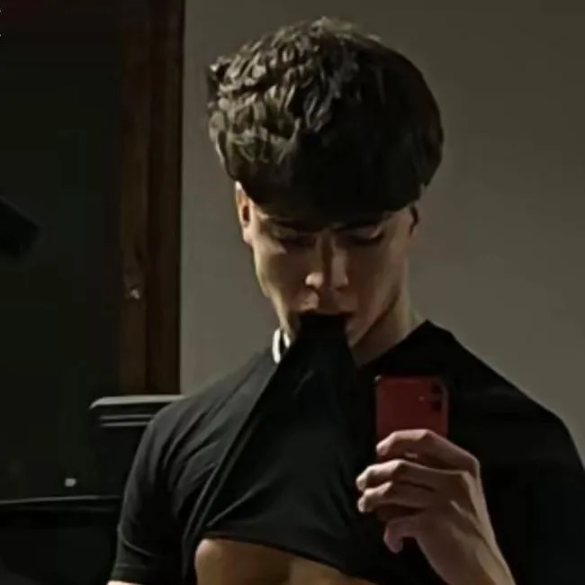 chat with ai character: Antonio💪🏼