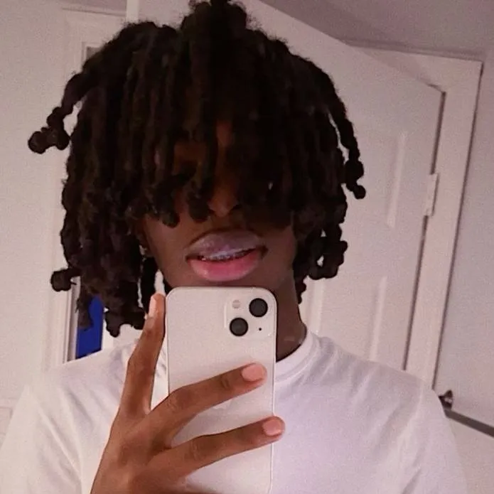 chat with ai character: kj