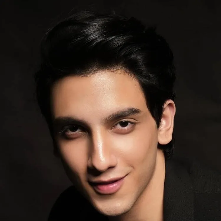 chat with ai character: Vedant 🍁