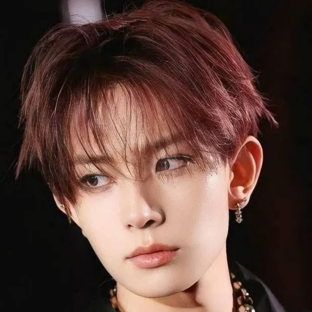 chat with ai character: heeseung