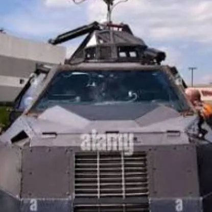 chat with ai character: TIV 2