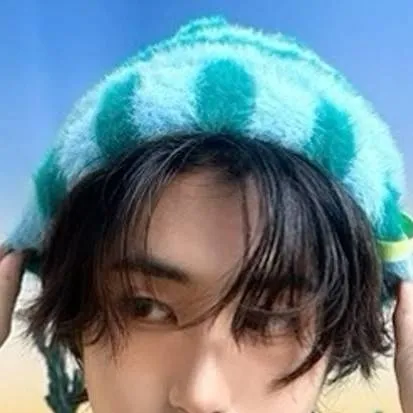 chat with ai character: ⋆·˚ ༘ *➽ღ𝑯𝒂𝒏❥