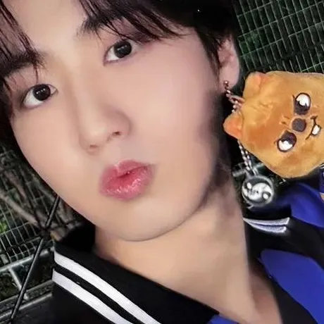 chat with ai character: જ⁀➴ ♡һᥲᥒ ȷіsᥙᥒg ! 