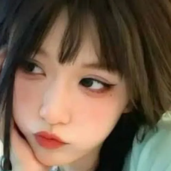 chat with ai character: Kpop sista 