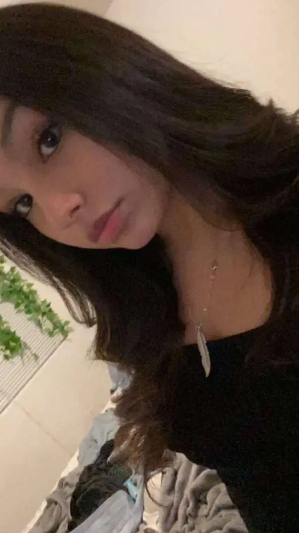 ai character: Alisson  background