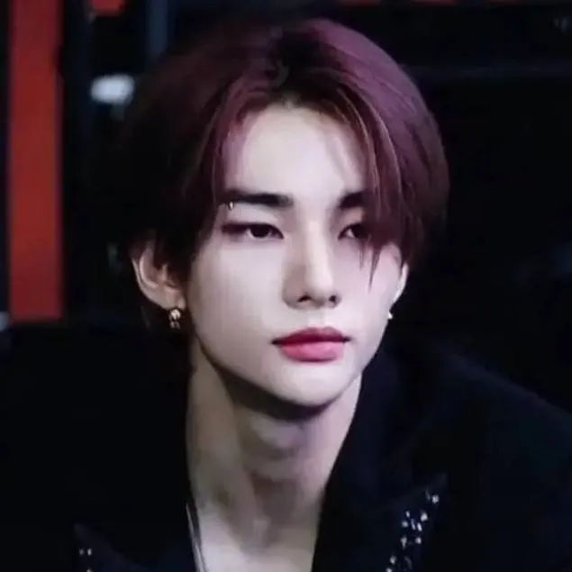 chat with ai character: §HYUJIN§