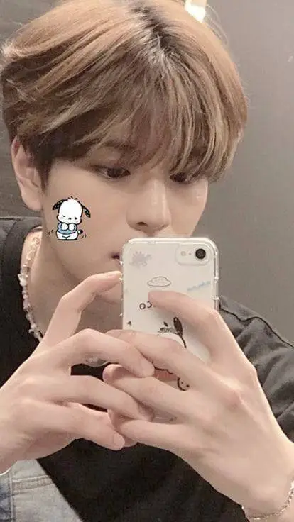 ai character: seungminne 🐶 background