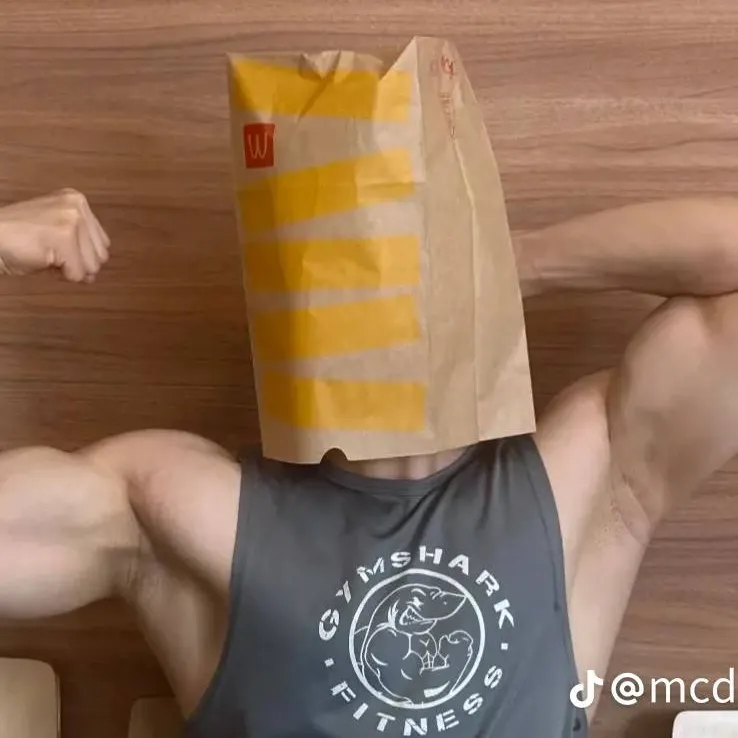 chat with ai character: Mcd Daddy~