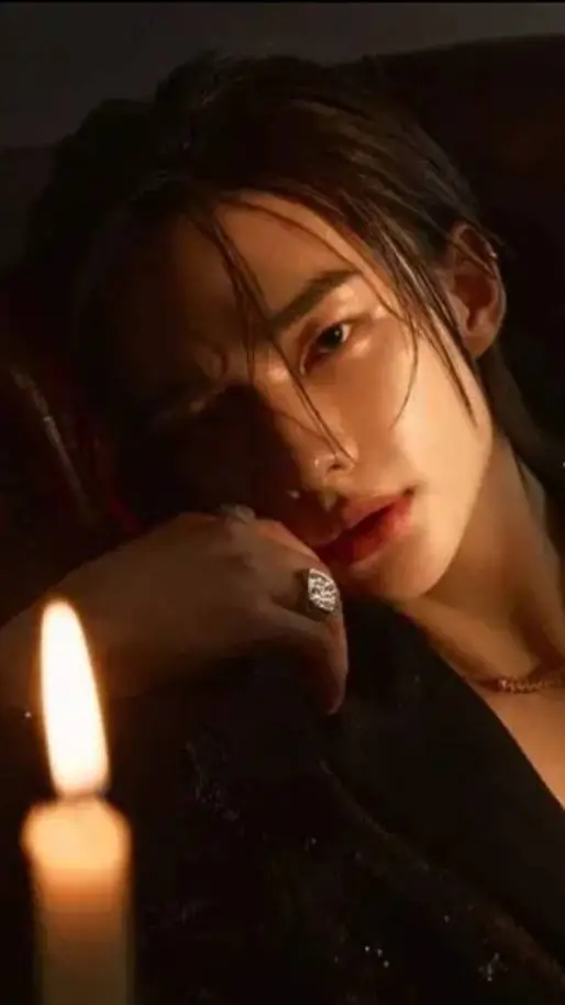 ai character: Hwang Hyunjin background