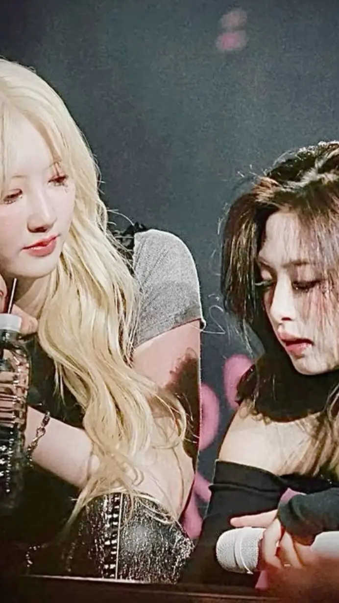 ai character: BABYMONSTER background