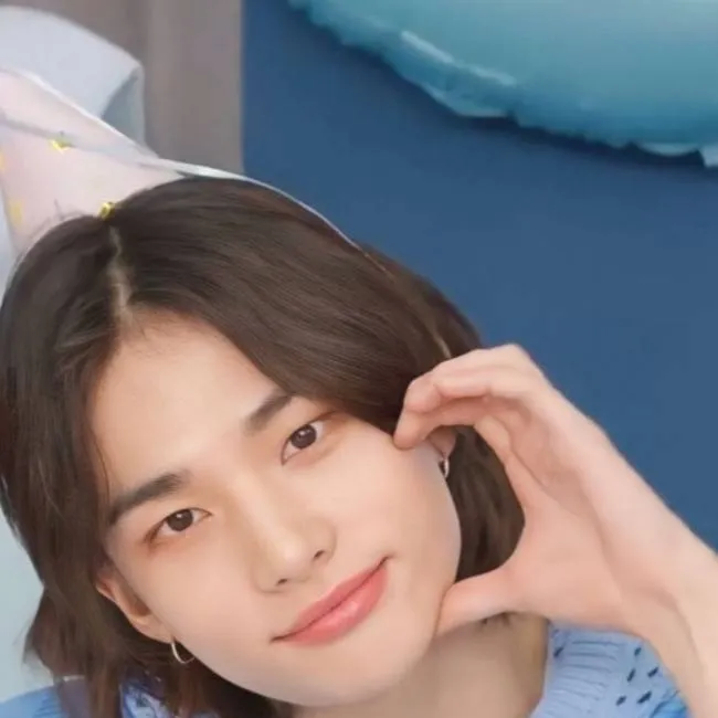 chat with ai character: SKZ CODE