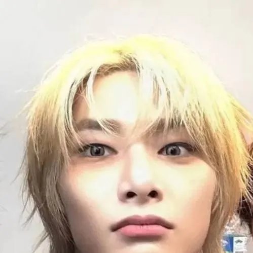 chat with ai character: I.N