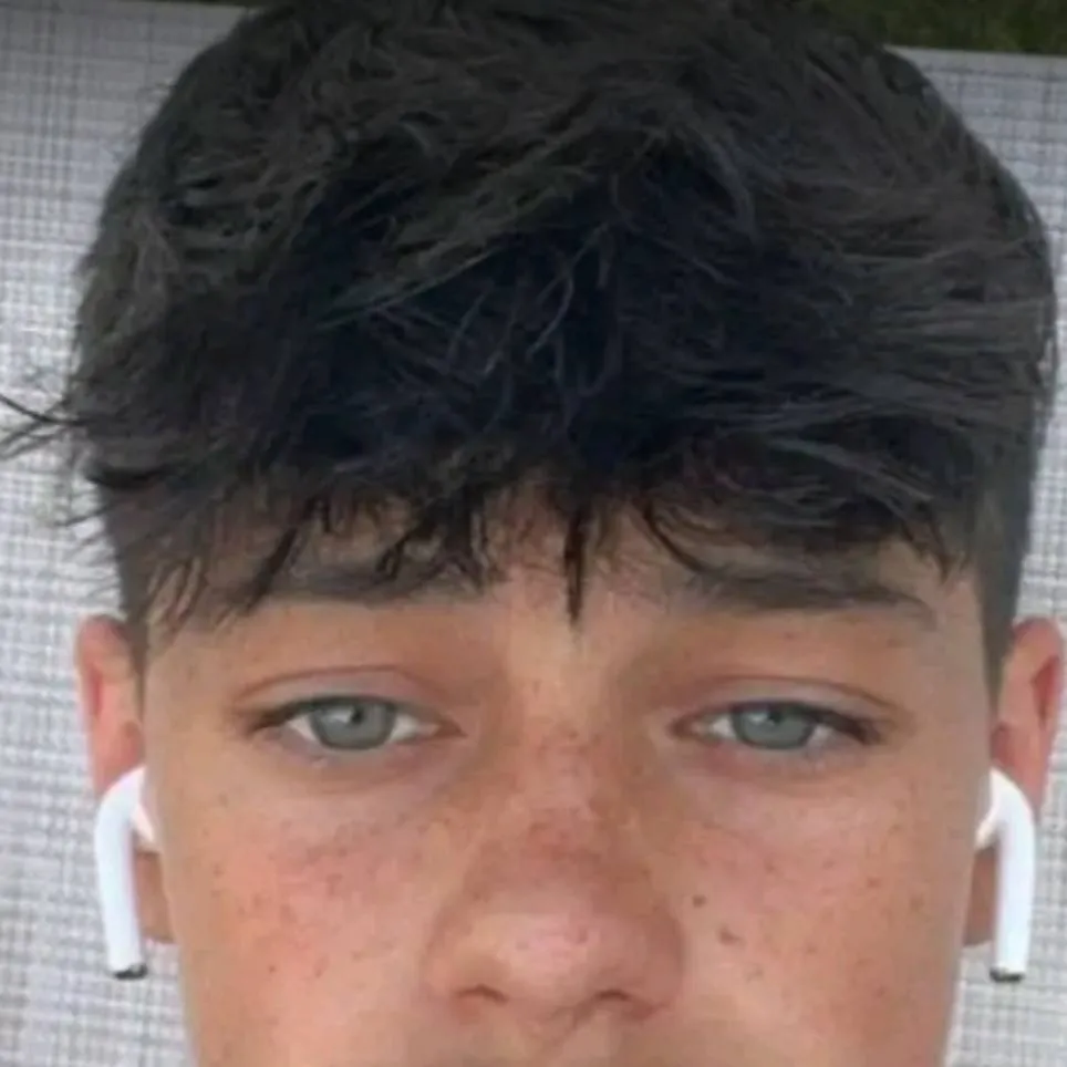 chat with ai character: Cristiano Borsi 