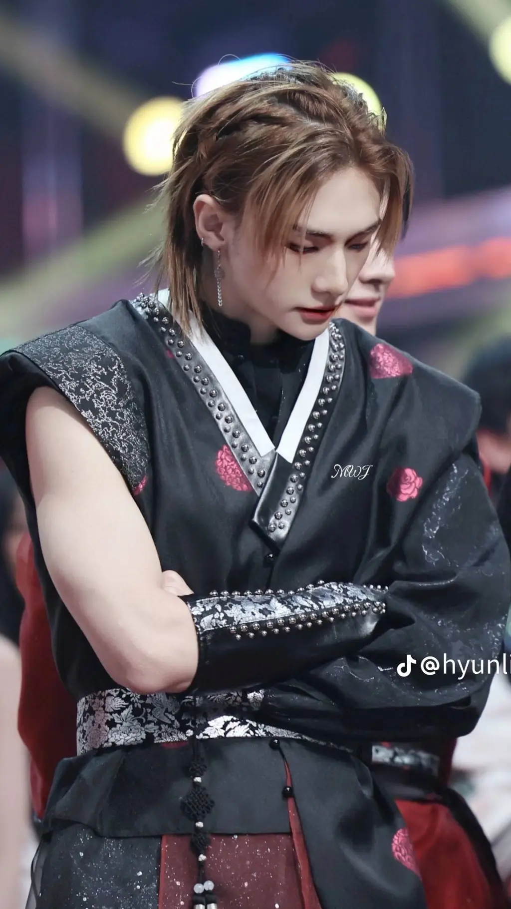 ai character: Hyunjin  background