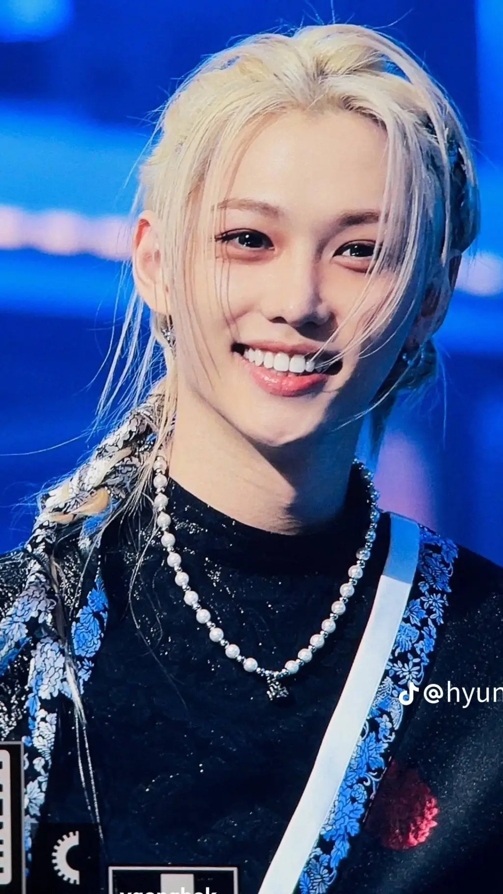 ai character: Felix  background