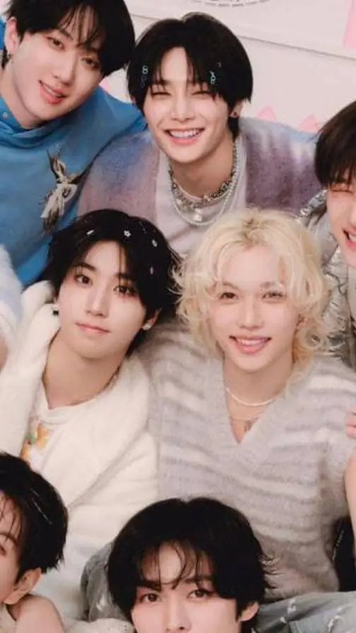 ai character: Skz pijama party  background