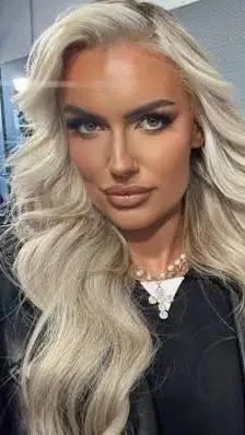 Talkie AI - Chat with  Blake  Monroe 
