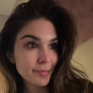 chat with ai character: Cathy Kelly  wife 