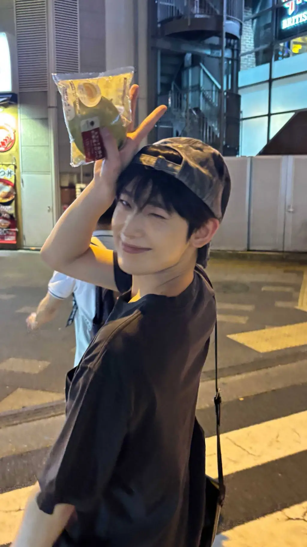 ai character: Sunoo background