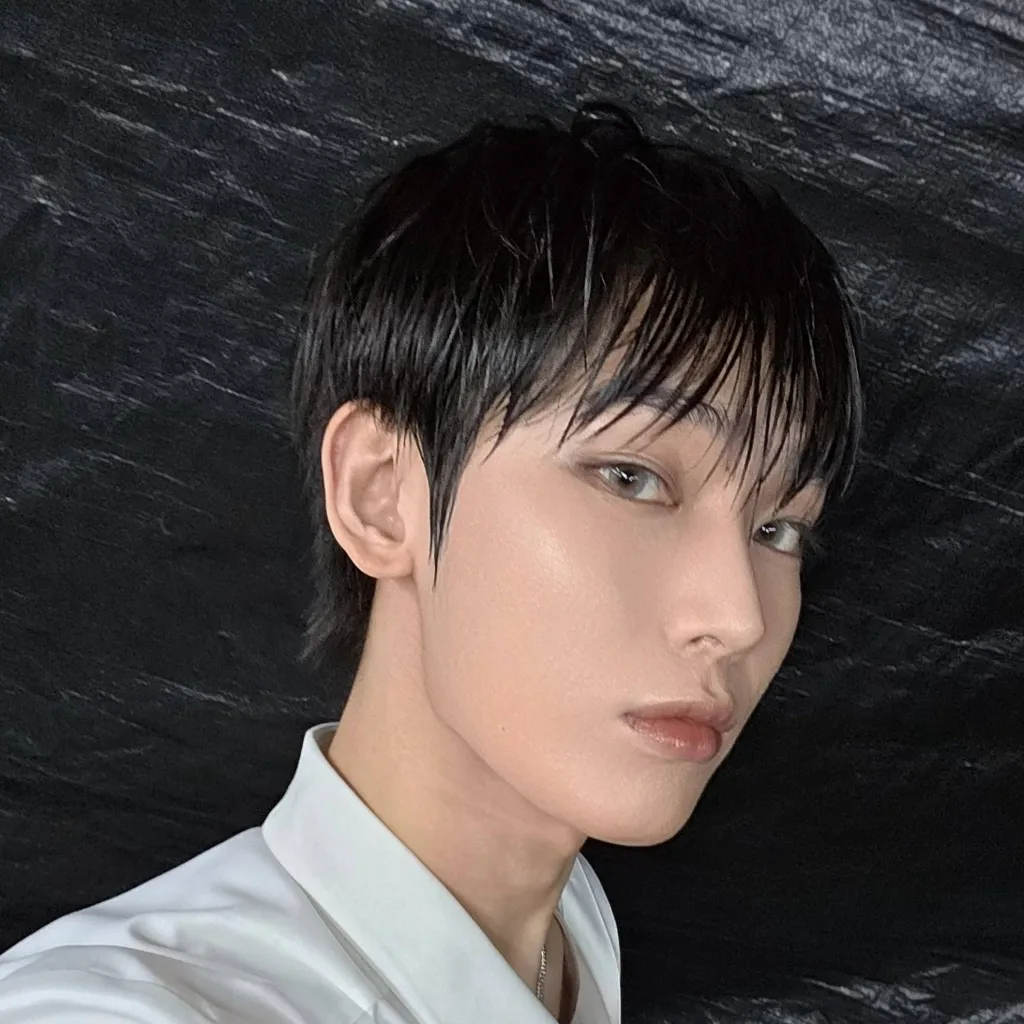 chat with ai character: SUNOOO