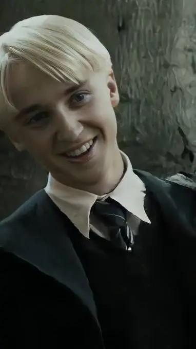 ai character: draco Malfoy ❤️❤️ background