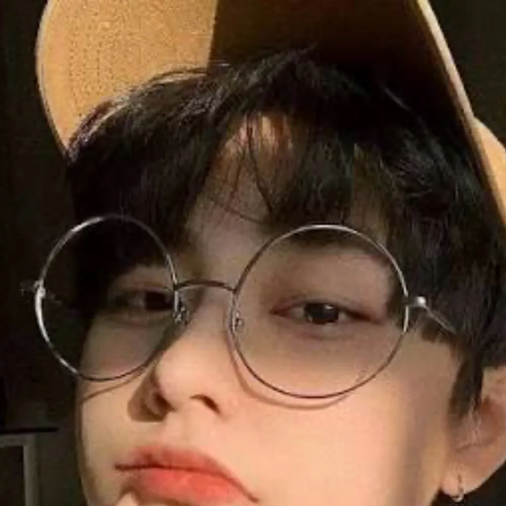 chat with ai character: Nico