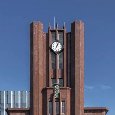 chat with ai character: Академия