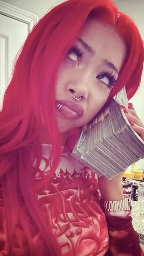 ai character: Chloe  background