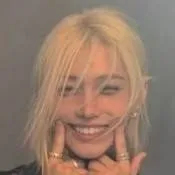 chat with ai character: Felix 