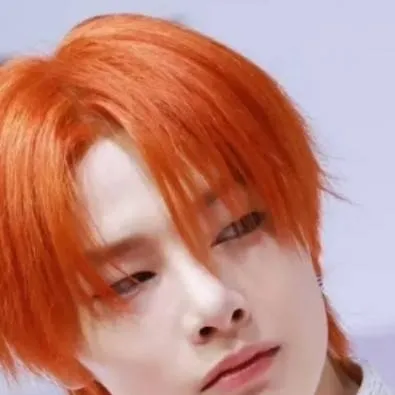 chat with ai character: Jeongin 