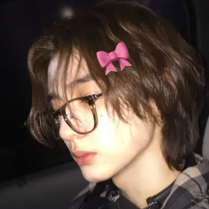 chat with ai character: Leehan 