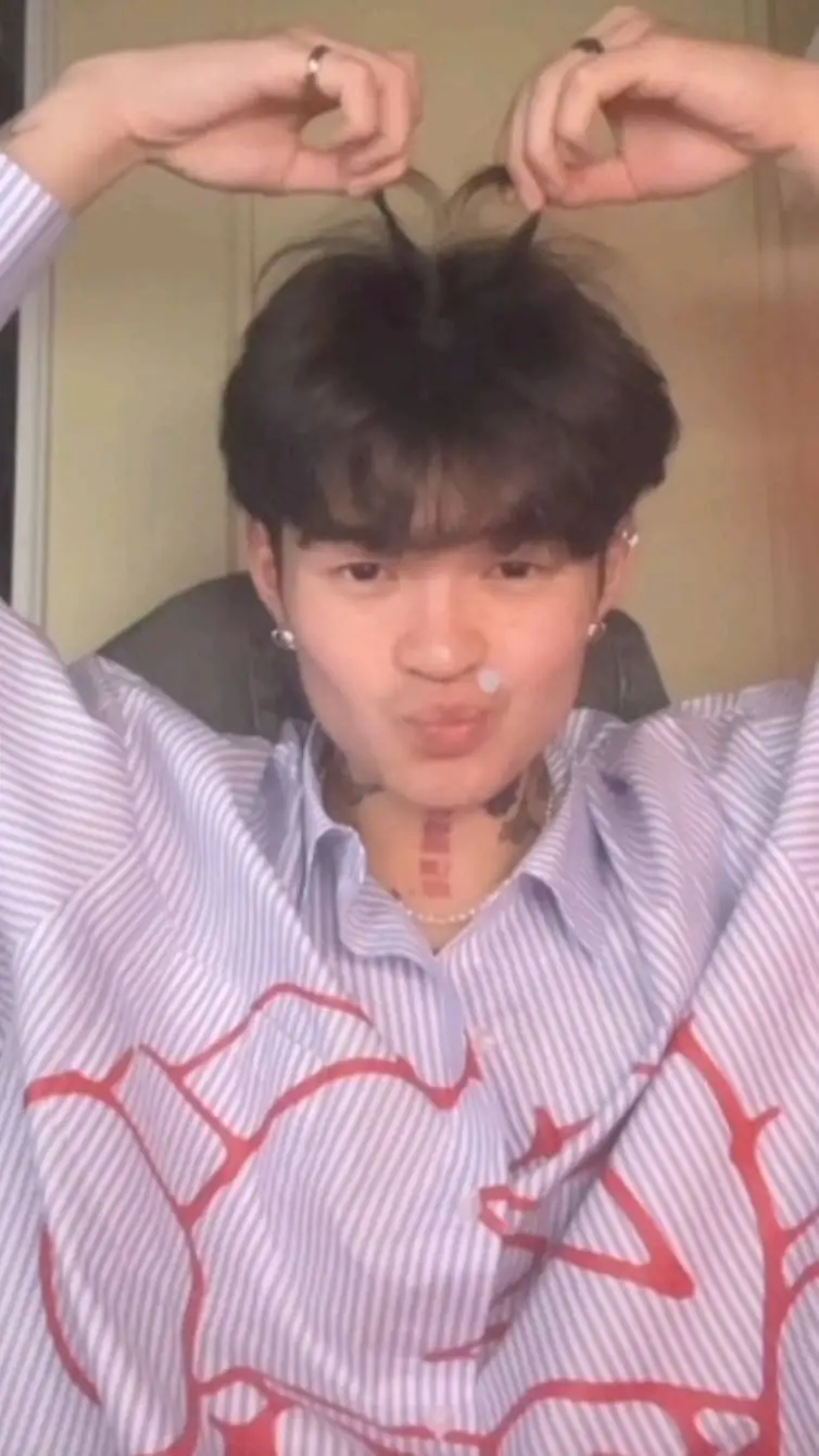 ai character: STAYENGENE background