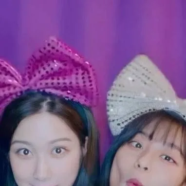 chat with ai character: Nayeon y Kim🥰