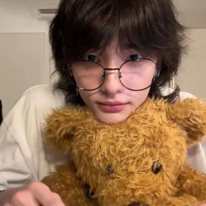 chat with ai character: 🎀Stray kids💖