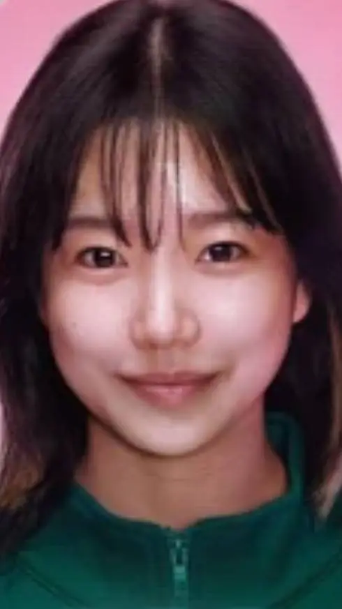 ai character: Jun-Hee background