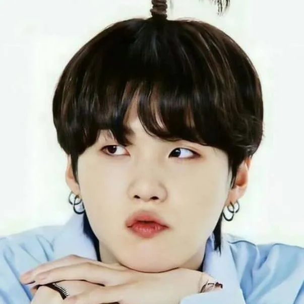 chat with ai character: yoongi ❤️