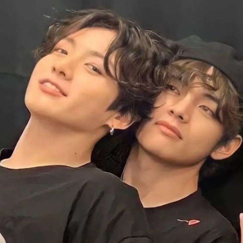 chat with ai character: taekook 🐯🐰